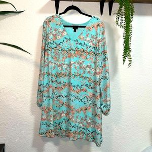 Worthington floral dress with flowy sleeves